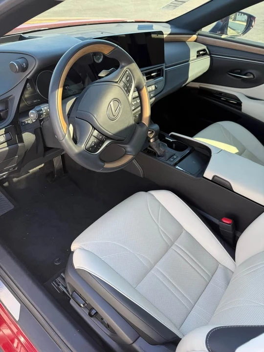 2024 Lexus ES 7th Gen - Image 5 of 12