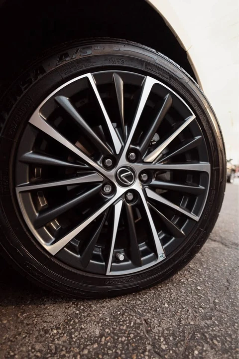 2024 Lexus ES 7th Gen - Image 5 of 11