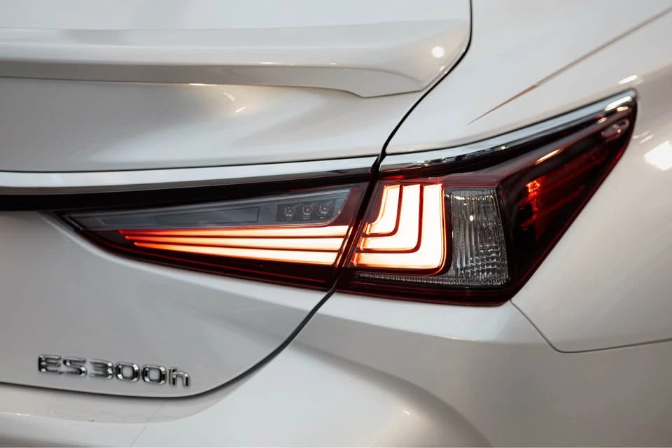 2024 Lexus ES 7th Gen - Image 4 of 11