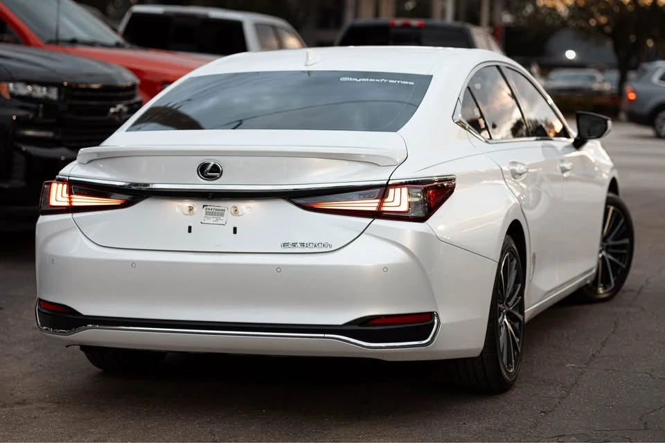 2024 Lexus ES 7th Gen - Image 3 of 11