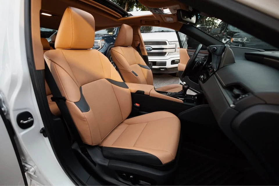2024 Lexus ES 7th Gen - Image 10 of 11