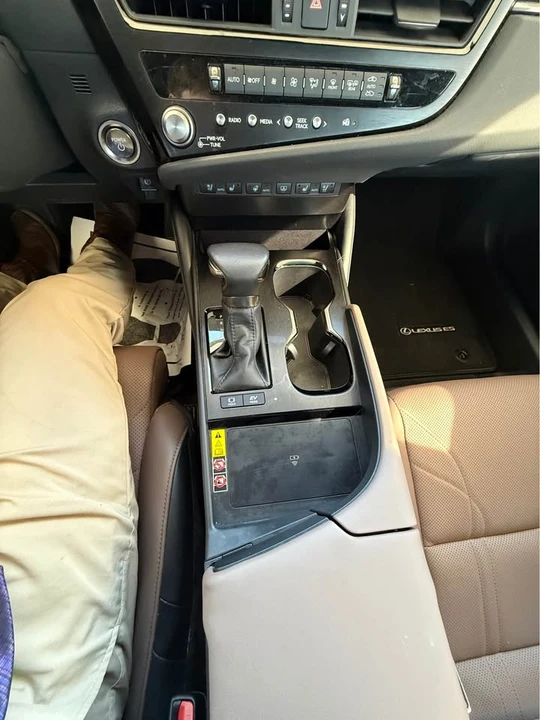 2024 Lexus ES 7th Gen - Image 14 of 16