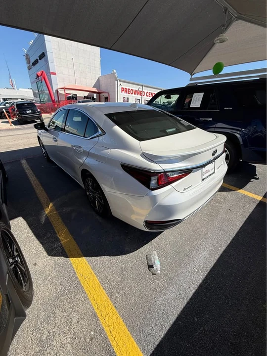 2024 Lexus ES 7th Gen - Image 5 of 16