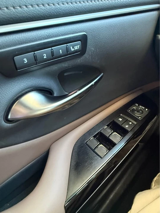 2024 Lexus ES 7th Gen - Image 11 of 16