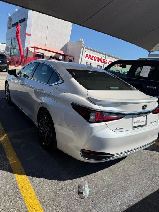 2024 Lexus ES 7th Gen - Image 6 of 16