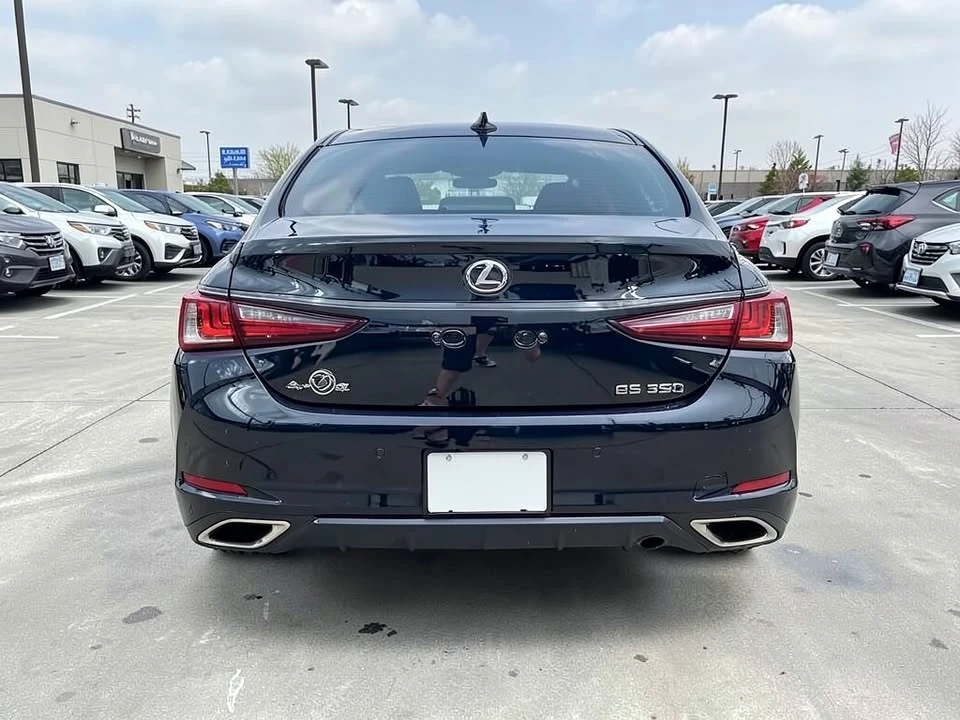 2024 Lexus ES 7th Gen - Image 4 of 12