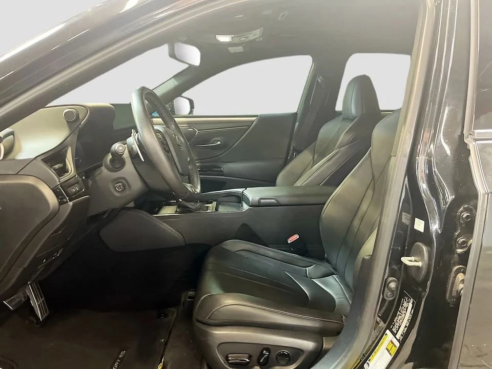 2024 Lexus ES 7th Gen - Image 10 of 12