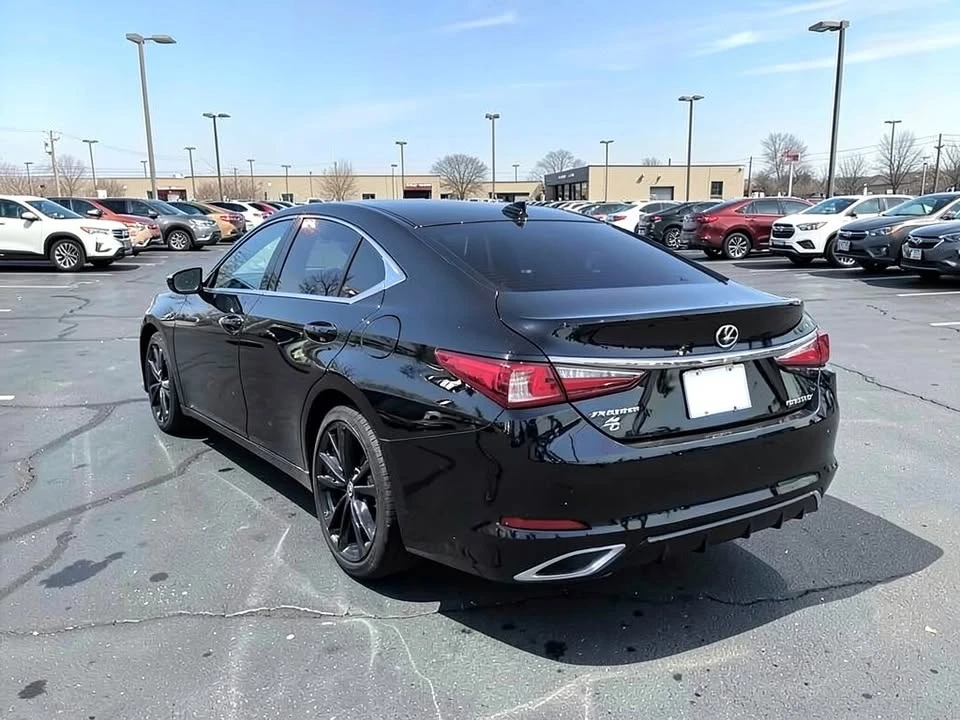 2024 Lexus ES 7th Gen - Image 3 of 12