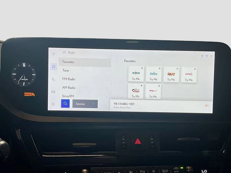 2024 Lexus ES 7th Gen - Image 15 of 20