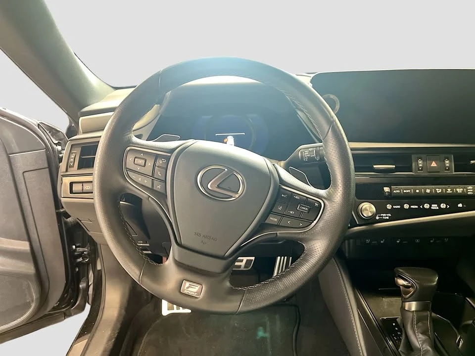 2024 Lexus ES 7th Gen - Image 11 of 20