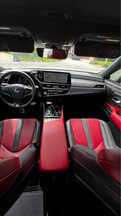 2024 Lexus ES 7th Gen - Image 16 of 19