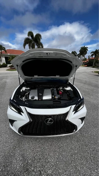 2024 Lexus ES 7th Gen - Image 14 of 19