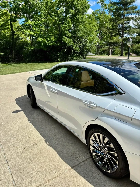 2024 Lexus ES 7th Gen - Image 9 of 10