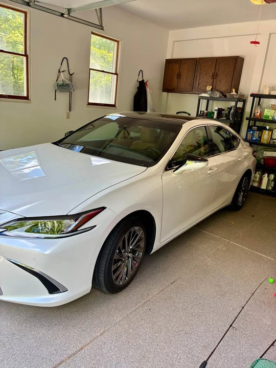 2024 Lexus ES 7th Gen - Image 2 of 10