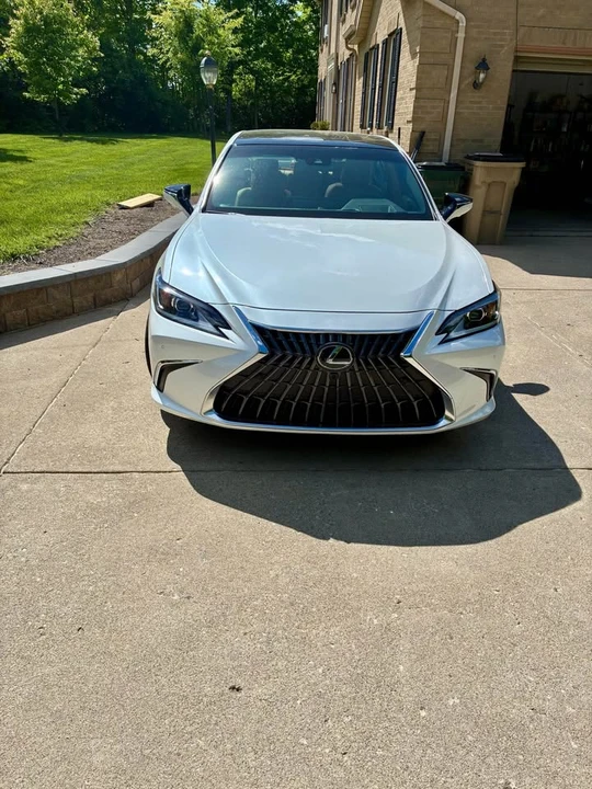 2024 Lexus ES 7th Gen - Image 3 of 10