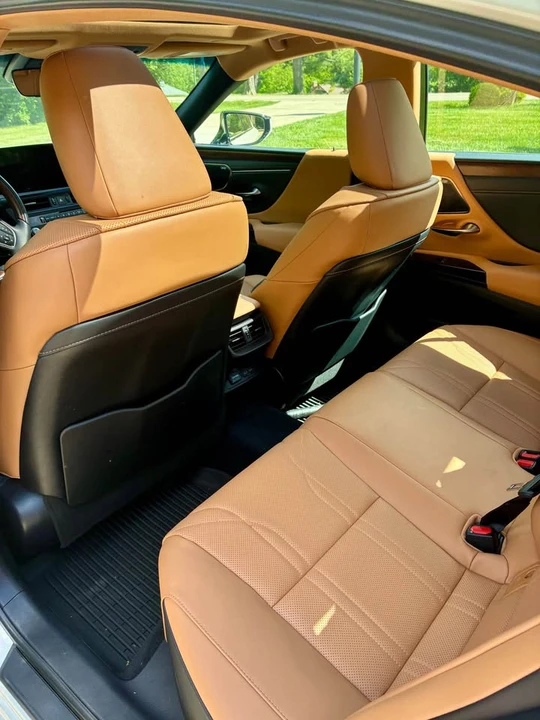 2024 Lexus ES 7th Gen - Image 7 of 10
