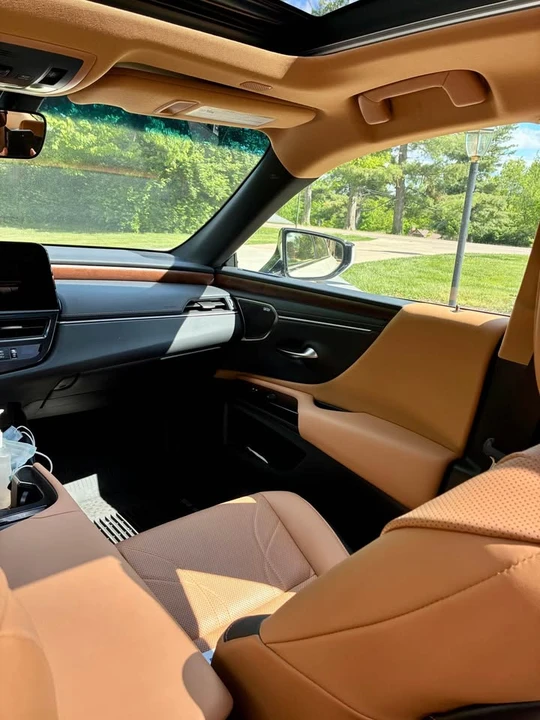 2024 Lexus ES 7th Gen - Image 6 of 10
