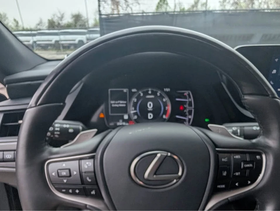 2024 Lexus ES 7th Gen - Image 19 of 20