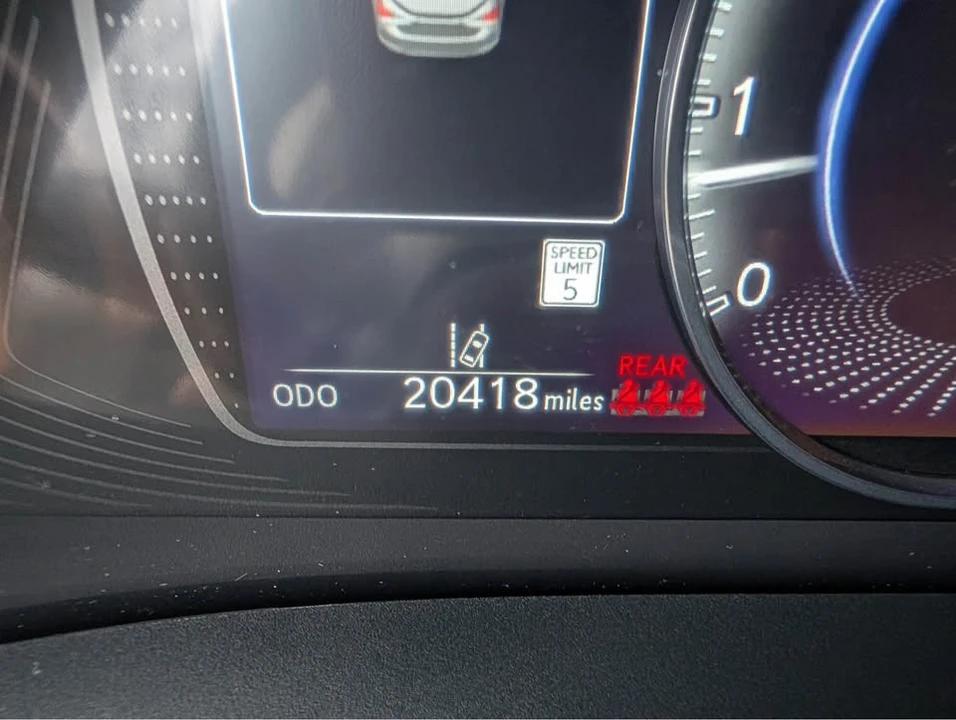2024 Lexus ES 7th Gen - Image 18 of 20