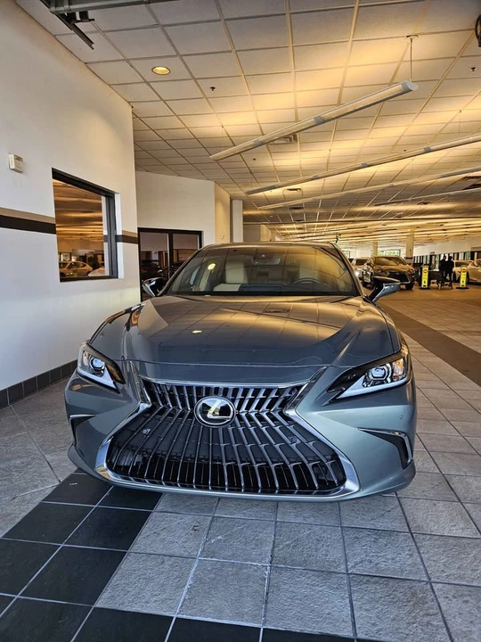 2024 Lexus ES 7th Gen - Image 8 of 8
