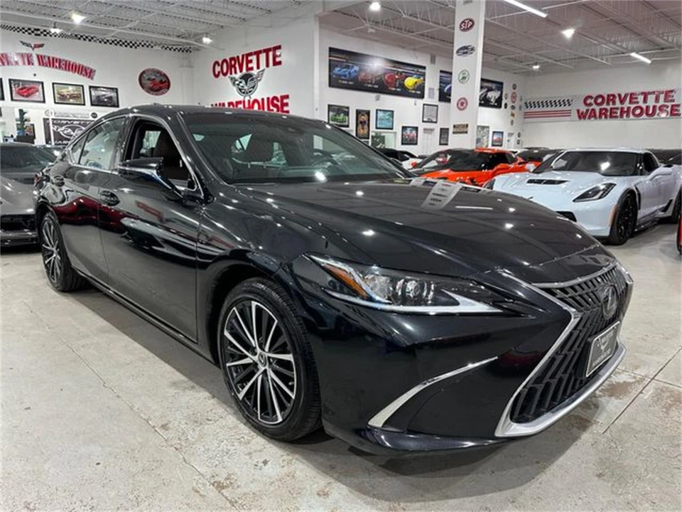 2024 Lexus ES 7th Gen - Image 4 of 30