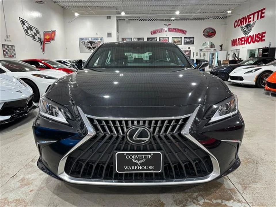 2024 Lexus ES 7th Gen - Image 20 of 30
