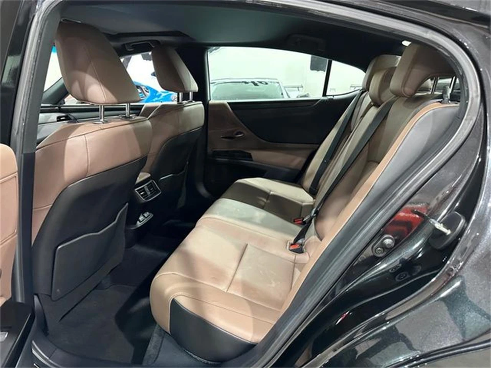 2024 Lexus ES 7th Gen - Image 12 of 30