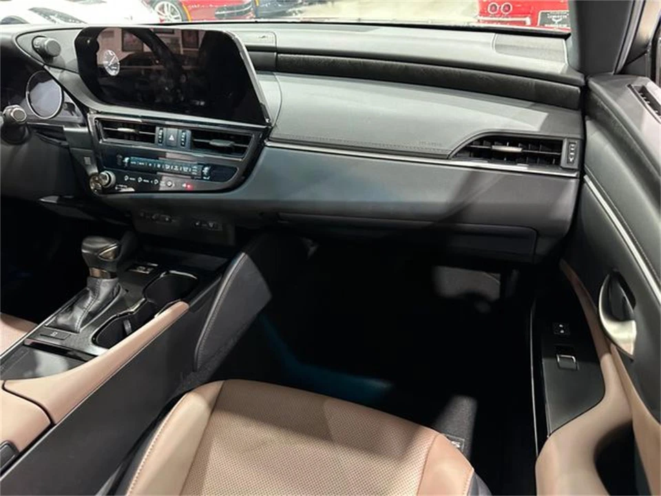 2024 Lexus ES 7th Gen - Image 15 of 30