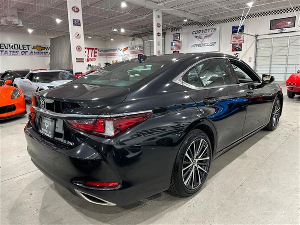2024 Lexus ES 7th Gen - Image 3 of 30