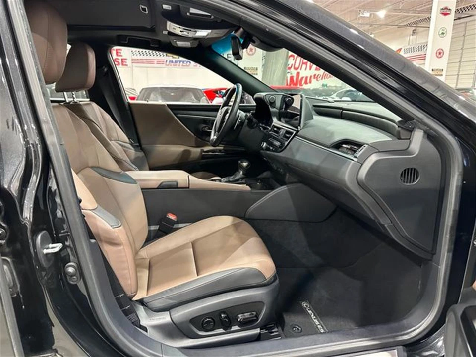 2024 Lexus ES 7th Gen - Image 9 of 30