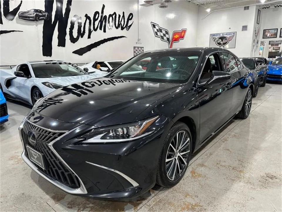 2024 Lexus ES 7th Gen - Image 26 of 30