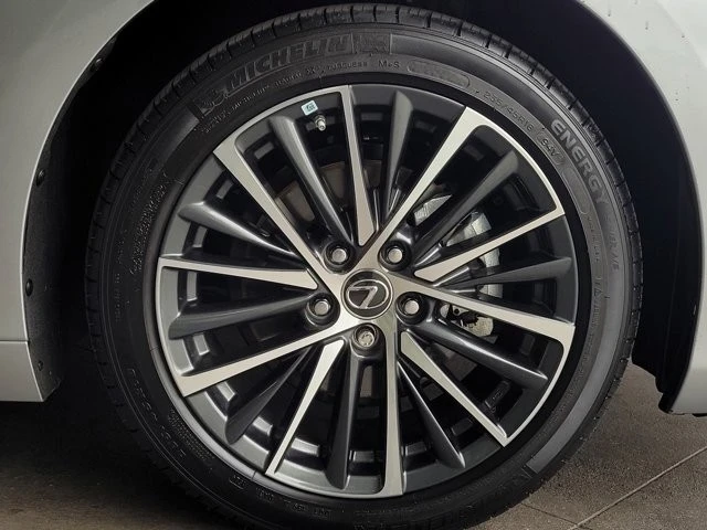 2024 Lexus ES 7th Gen - Image 4 of 12