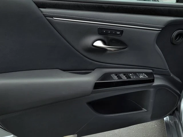 2024 Lexus ES 7th Gen - Image 8 of 12
