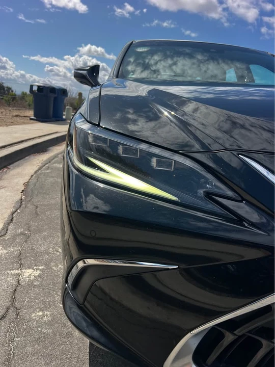 2024 Lexus ES 7th Gen - Image 2 of 10