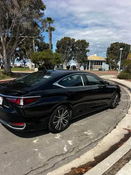 2024 Lexus ES 300h Luxury Sedan 4D