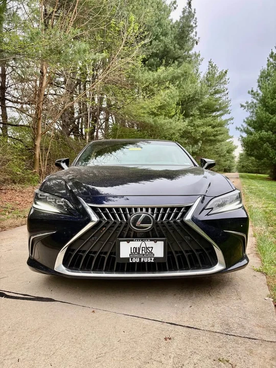 2024 Lexus ES 7th Gen - Image 2 of 20