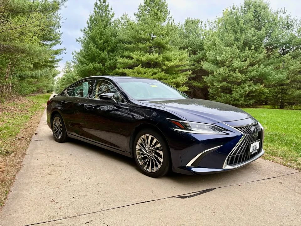 2024 Lexus ES 7th Gen - Image 3 of 20