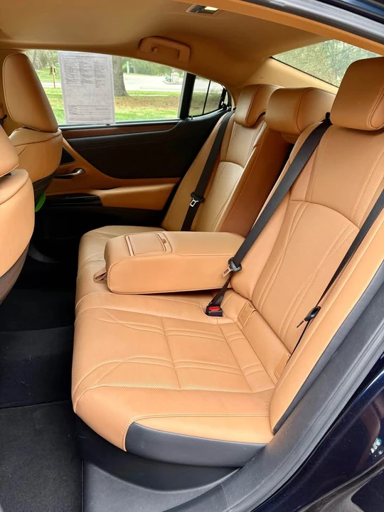 2024 Lexus ES 7th Gen - Image 10 of 20