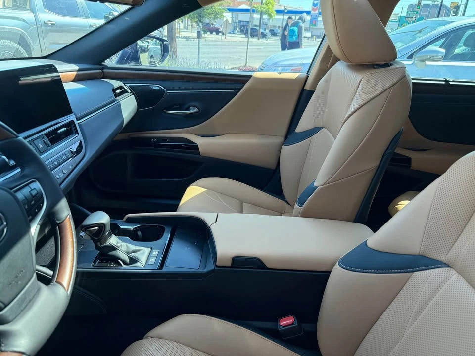 2024 Lexus ES 7th Gen - Image 4 of 4