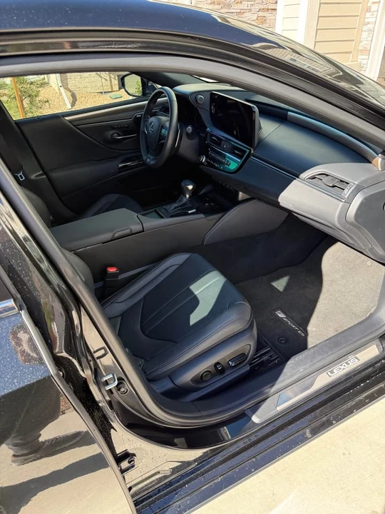 2024 Lexus ES 7th Gen - Image 13 of 20