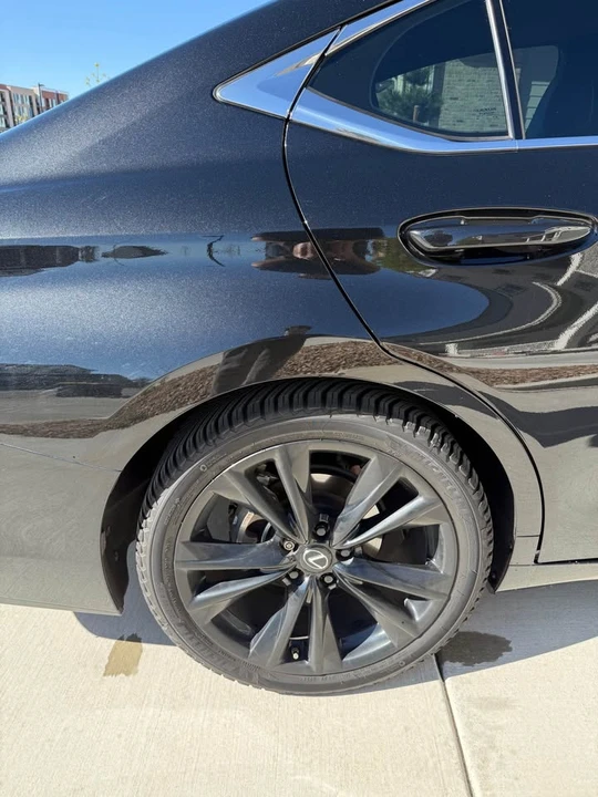 2024 Lexus ES 7th Gen - Image 11 of 20