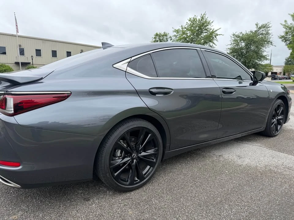 2024 Lexus ES 7th Gen - Image 14 of 17