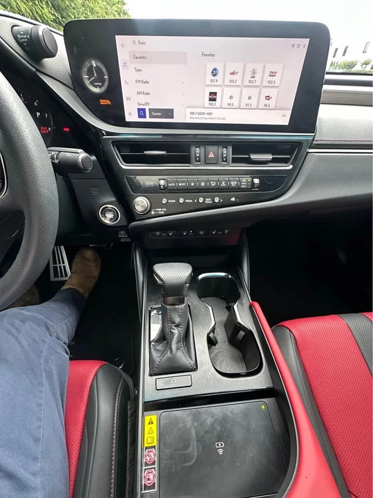 2024 Lexus ES 7th Gen - Image 9 of 14