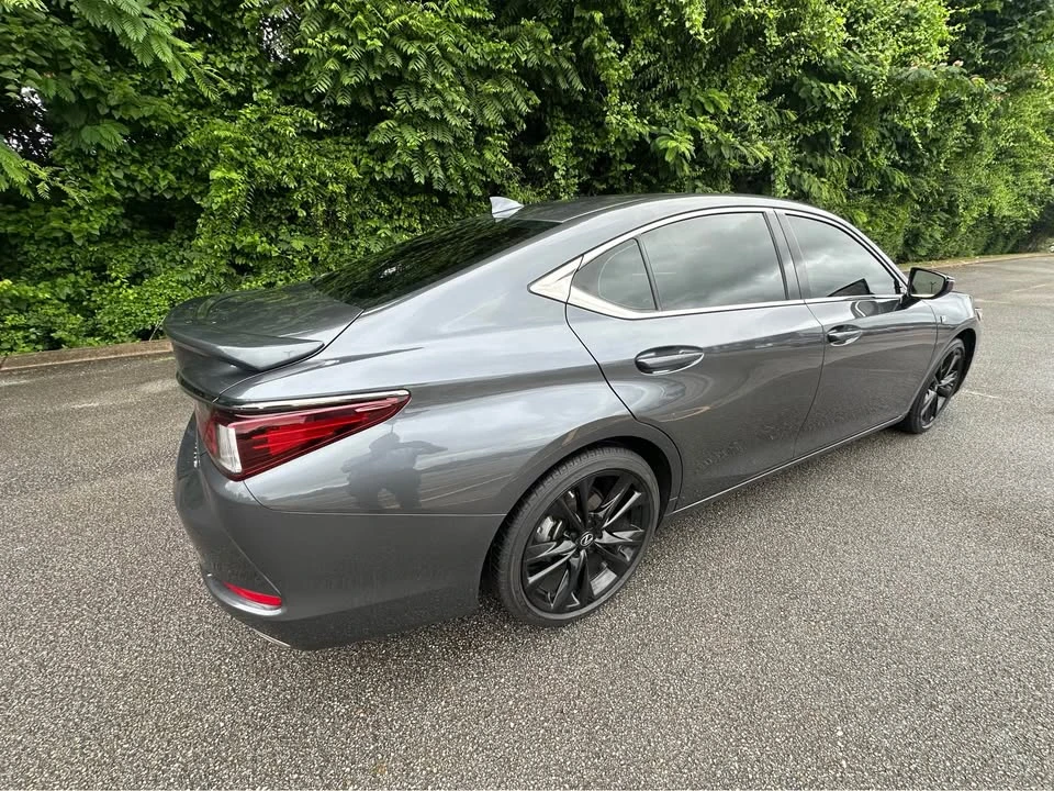 2024 Lexus ES 7th Gen - Image 12 of 14