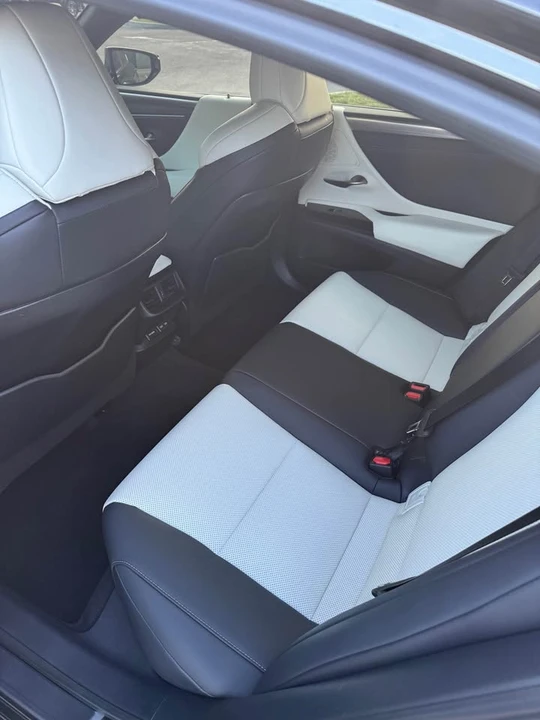 2024 Lexus ES 7th Gen - Image 5 of 10