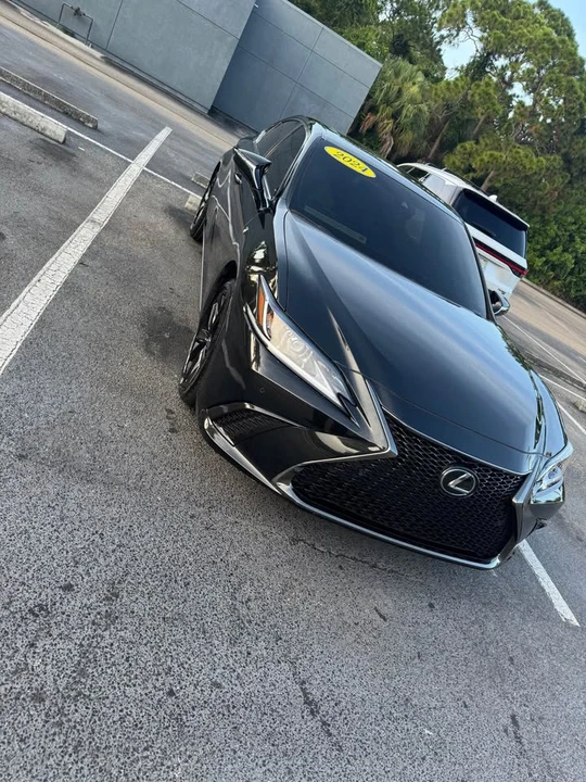 2024 Lexus ES 7th Gen - Image 2 of 10