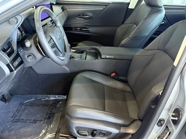 2024 Lexus ES 7th Gen - Image 19 of 21