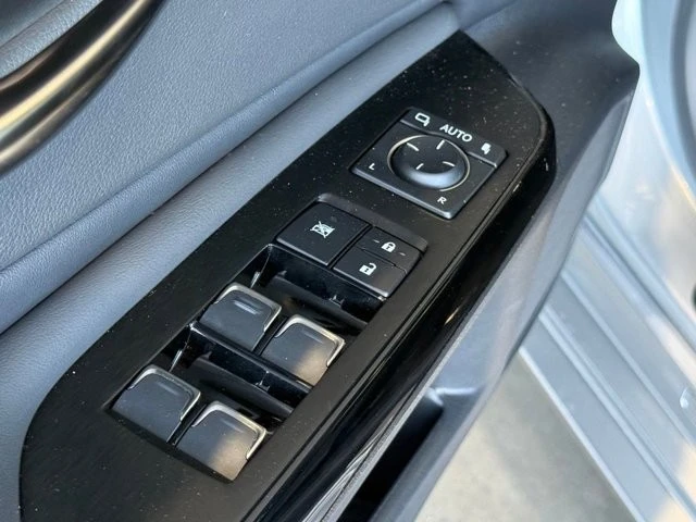 2024 Lexus ES 7th Gen - Image 18 of 21