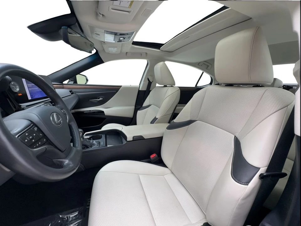 2024 Lexus ES 7th Gen - Image 19 of 31