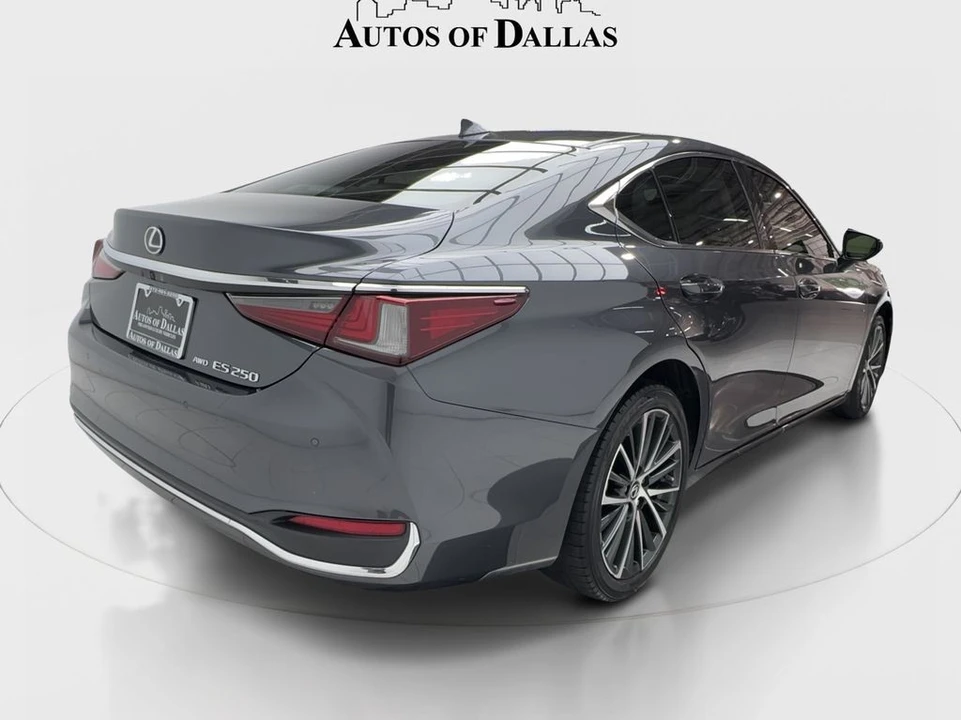 2024 Lexus ES 7th Gen - Image 7 of 31